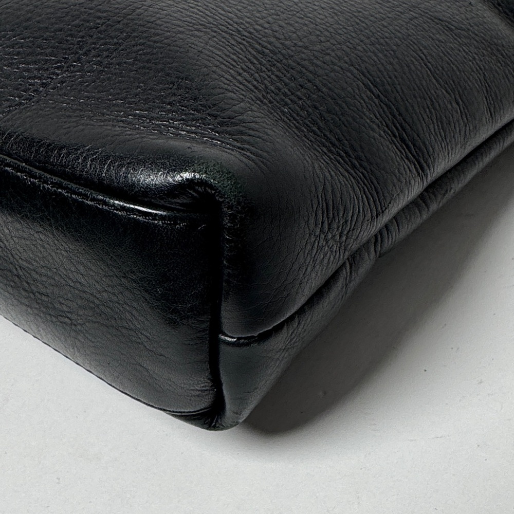 TANO Vintage 90s Minimal Sleek Black Pebble Leather Adjustable Crossbody Bag - Picture 9 of 16